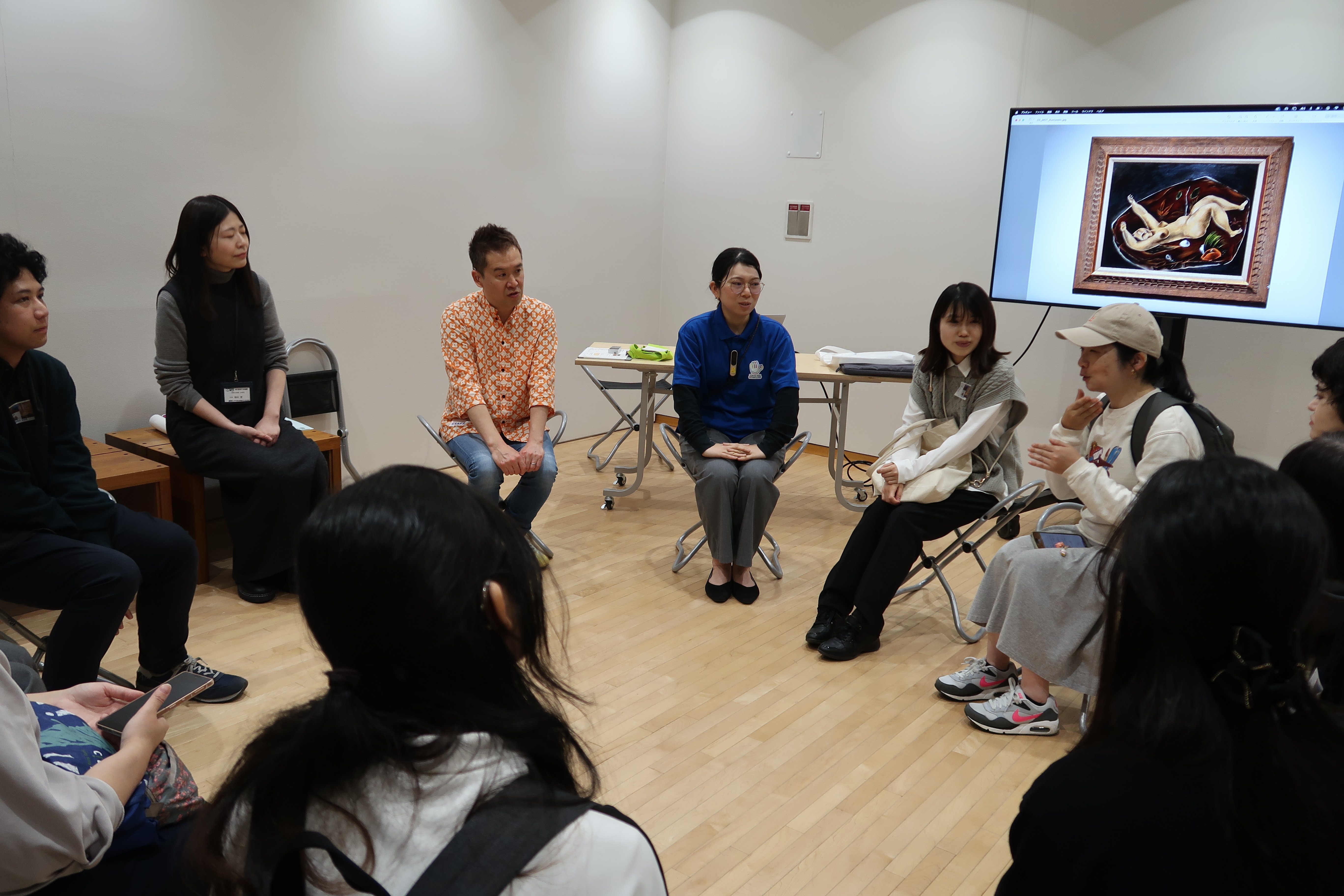 本展の感想を伝える参加者